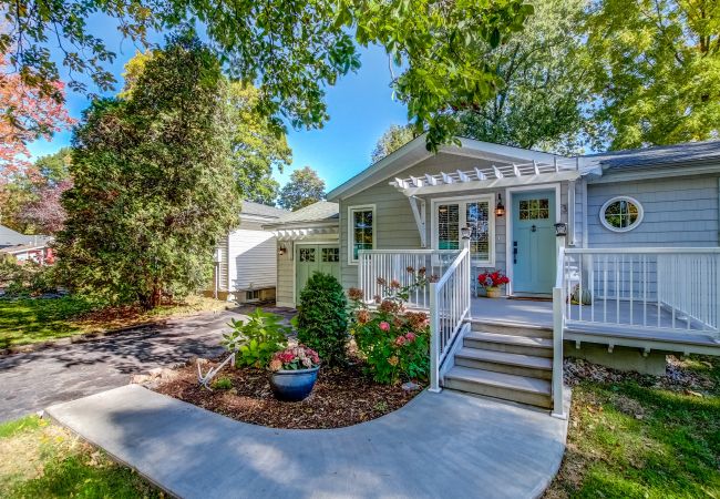 House in Niagara-on-the-Lake - Blue Pearl, Your Tranquil Oasis House in Niagara-on-the-Lake - Blue Pearl, Your Tranquil Oasis