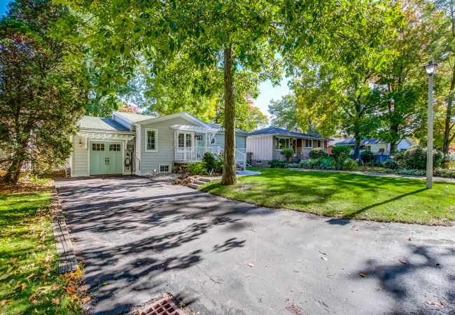 House in Niagara-on-the-Lake - Blue Pearl, Your Tranquil Oasis House in Niagara-on-the-Lake - Blue Pearl, Your Tranquil Oasis