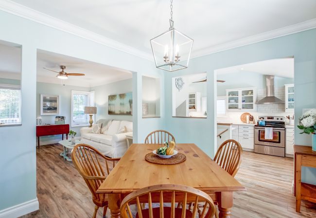 House in Niagara-on-the-Lake - Blue Pearl, Your Tranquil Oasis House in Niagara-on-the-Lake - Blue Pearl, Your Tranquil Oasis