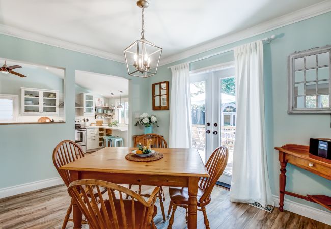 House in Niagara-on-the-Lake - Blue Pearl, Your Tranquil Oasis House in Niagara-on-the-Lake - Blue Pearl, Your Tranquil Oasis