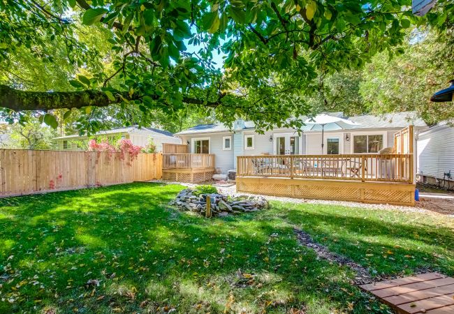 House in Niagara-on-the-Lake - Blue Pearl, Your Tranquil Oasis House in Niagara-on-the-Lake - Blue Pearl, Your Tranquil Oasis