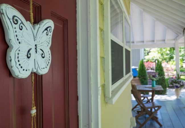 House in Niagara-on-the-Lake - Butterfly Cottage with Wrap Around Porch House in Niagara-on-the-Lake - Butterfly Cottage with Wrap Around Porch