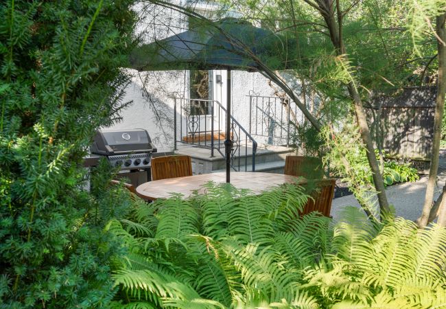 House in Niagara-on-the-Lake - NEW! Chateau Blanc - Luxury French Inspired Getaway House in Niagara-on-the-Lake - NEW! Chateau Blanc - Luxury French Inspired Getaway
