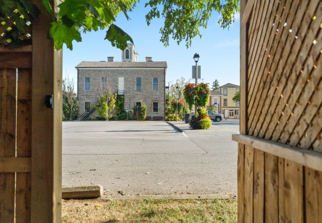 House in Niagara-on-the-Lake - NEW! Chateau Blanc - Luxury French Inspired Getaway House in Niagara-on-the-Lake - NEW! Chateau Blanc - Luxury French Inspired Getaway