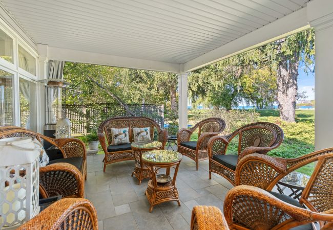 House in Niagara-on-the-Lake - NEW! Niagara Riverview, Backs onto River House in Niagara-on-the-Lake - NEW! Niagara Riverview, Backs onto River