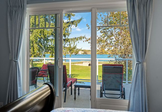 House in Niagara-on-the-Lake - NEW! Niagara Riverview, Backs onto River House in Niagara-on-the-Lake - NEW! Niagara Riverview, Backs onto River