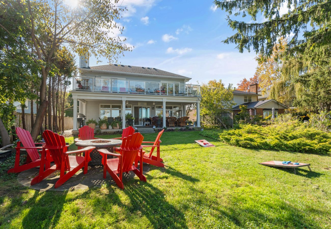 House in Niagara-on-the-Lake - NEW! Niagara Riverview, Backs onto River